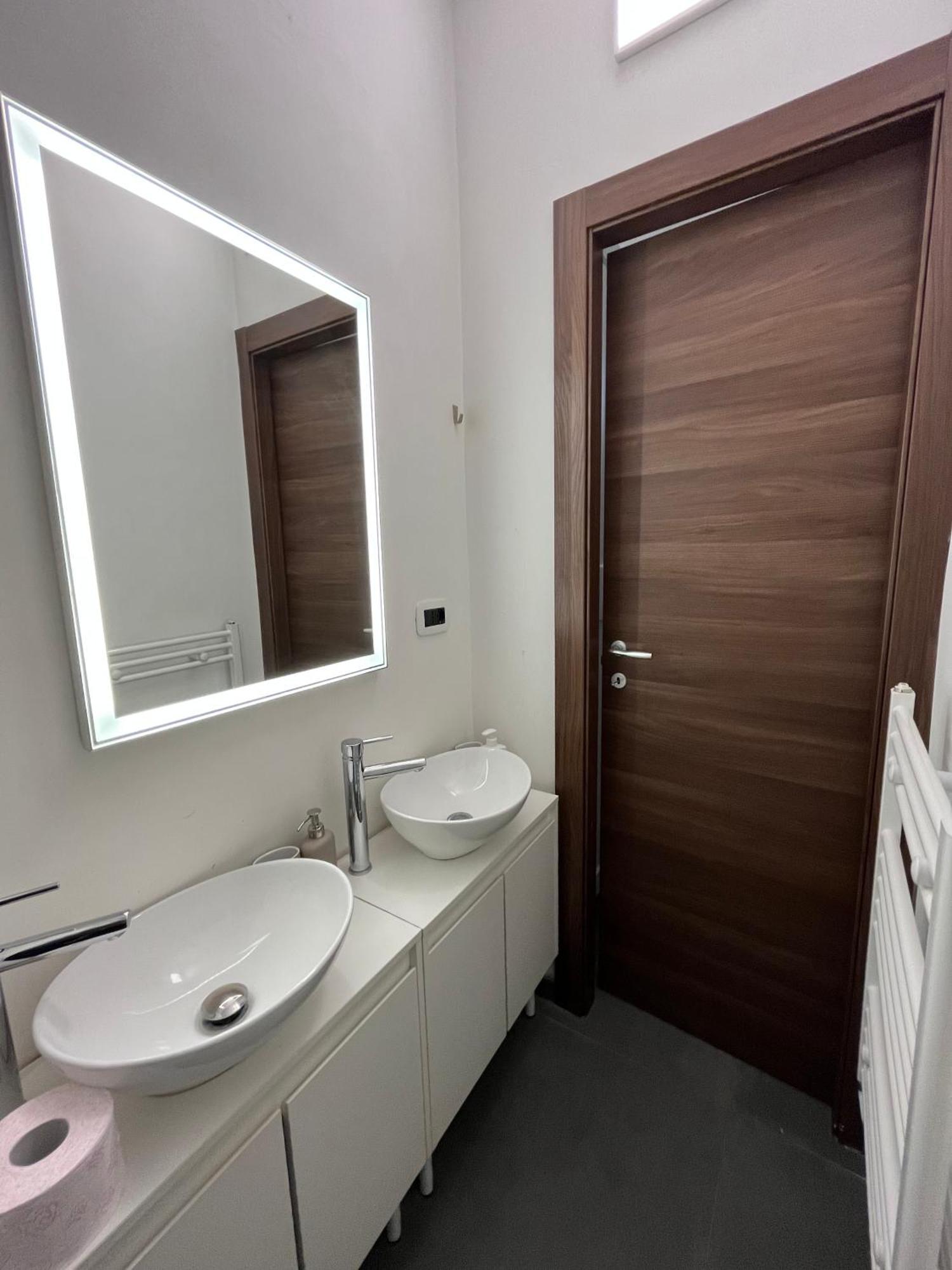 Porta Susa Rooms - Camere Porta Susa Турин Экстерьер фото